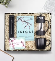 Kişiye Özel Mat Roller Kalem & Siyah Kupa & Siyah French Press & Ikigai Kitap Hediye Seti