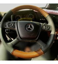 DİKİŞLİ DİREKSİYON KILIFI TABA DERİ SİYAH DERİ SİYAH DİKİŞLİ MERCEDES AROCS 4148 İÇİN