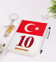 BK Gift Kişiye Özel Sarı-Kırmızı Tasarımlı İsimli Defter kalem ve Formalı Metal Anahtarlık Model 2