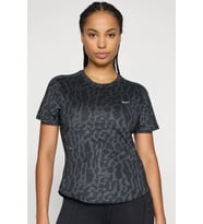 Nike Swift Women's Dri-Fit Short-Sleeve Running Top Kadın Reflektörlü Koşu Tişörtü Siyah