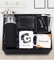 Kişiye Özel 32 gb Usb Siyah Kalem & Siyah Kartlık & Özel Kılıflı 500Ml Su Matarası & Kesik Harf Kupa Hediye Seti
