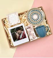Kişiye Özel Beyaz Instagram Çerçeve& Tabağı Desenli Mavi Fincan& Lotus Çiçeği Model Beyaz Renkli Mum& Mehmet Efendi Tek İçimlik Türk Kahvesi Hediye Seti