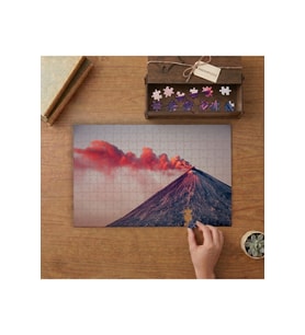Yanardağ - Kırmızı Dumanlı Dağ Tasarımı 240 parça Ahşap Puzzle Ahşap Kutuda MP03350