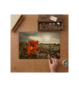 Çöpleri Ayrıştıran Adam - Çevre Kirliliği Tasarımı 240 parça Ahşap Puzzle Ahşap Kutuda MP03456