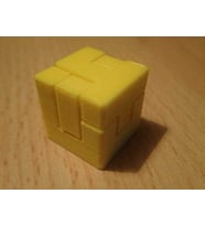 Küp Bulmaca Puzzle Çocuk Oyuncak Biblo Dekoratif Hediyelik Süs Sarı