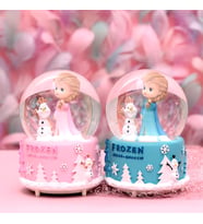 Frozen Temalı Büyük Boy Püskürtmeli Işıklı ve Müzikli Kar Küresi (Mavi)