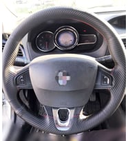 DİKİŞLİ DİREKSİYON KILIFI KARBON DERİ KIRMIZI DİKİŞLİ RENO FLUENCE İÇİN
