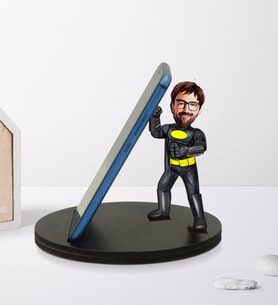 BK Gift Kişiye Özel Karikatürlü Süper Kahraman Ahşap Biblo Telefon Standı-6