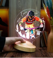 MTB’ciye Özel İsimli LED Lamba – Downhill Temalı Dağ Bisikleti Sporcu Hediyesi