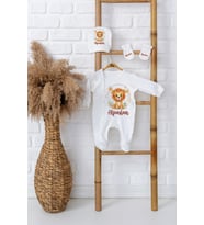 Pia Baby Premium %100 Pamuk İsimli Erkek Bebek Tulumu Şapka ve Eldiven Yenidoğan Hediye Seti 5003-09 (Ekru)
