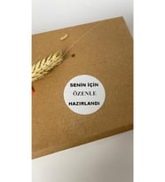 Senin için Özenle Hazırlandı Siyah Yazılı Yuvarlak Yapışkanlı Etiket 4x4 cm 120 adet