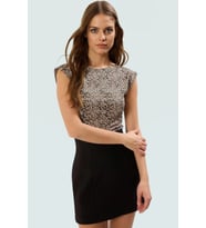 Fitted Vücuda Oturan Kolsuz Örme Bluz Yazlık Rahat Günlük Stil Dayanıklı Malzeme Seçkin (Kahverengi)