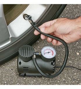 BY NEVSER® 300 PSI Güçlü Taşınabilir Hava Kompresörü–Araba, Motosiklet, Bisiklet ve Top Şişirme İçin Çakmaklıklı Lastik Şişirme Pompası