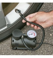 BY NEVSER® 300 PSI Güçlü Taşınabilir Hava Kompresörü–Araba, Motosiklet, Bisiklet ve Top Şişirme İçin Çakmaklıklı Lastik Şişirme Pompası