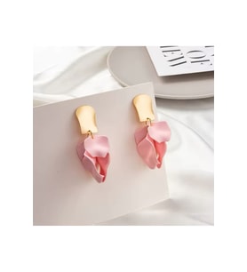 Toz Pembe Akrilik Vintage Gül Yapraklı Çiçek Küpe