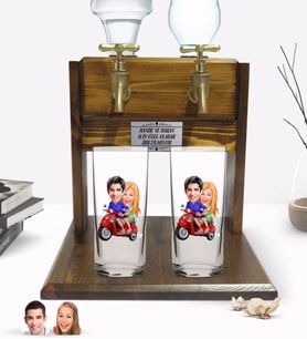 BK Gift Kişiye Özel Sevgililer Tasarımlı İkili Rakı Bardağı ve Çift Musluklu Doğal Ahşap Rakı Standı-10 (Model 1)