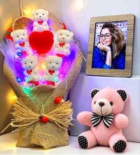 Ahşap Fotoğraf Çerçeveli Renkli LED Işıklı Ayıcık Buketi ve Pembe Peluş Ayıcık