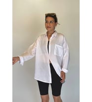 Kadın Uzun Kol Tek Cep Oversize Gömlek (Beyaz)