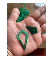 YEŞİL PİRAMİT LAZER KESİM BİRİNCİ KALİTE ÇANTA PERDE SUPLA PUL PAYET 5 CM 50 GR