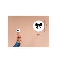 Fiyonk Baskılı Etiket Siyah Fiyonk Yuvarlak Mat Çıkartma Round Sticker 4 Cm (40 Adet)