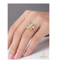 Floral Dream – Gold Pembe Cam Taşlı Ayarlanabilir Kadın Yüzük (Beyaz-Pembe)