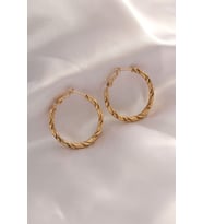 Kararmaz Paslanmaz Altın Kaplama Burgu Modeli Desenli Gold Renk Çelik Halka Küpe