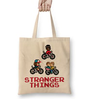 Stranger Things Kids On Bikes Pixellated Bez Çanta Uzun Saplı