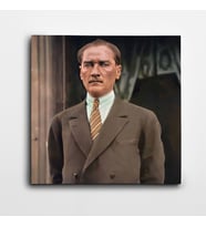Atatürk Bakarken Kare Kanvas Tablo