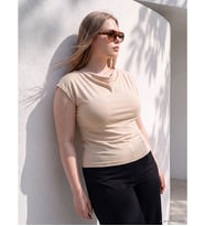 LCW Curve Bej Büyük Beden Kayık Yaka Soft Touch Tişört