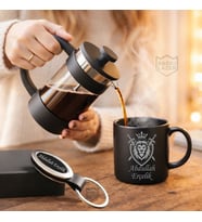 Kişiye Özel Premium Tasarım Kupa Bardak Anahtarlık  French Pres 6 Farklı Aslan Logo Seçeneğiyle Erkek Kadın Hediye Seti (Model 2)