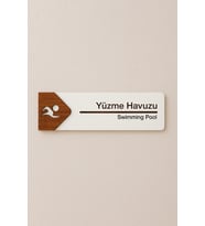 Lucena Yüzme Havuzu Ofis Oda Kapı İsimliği Yönlendirme Tabelası Levhası Kişiselleştirilebilir