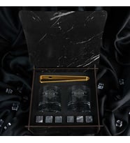 Ahşap Kutulu Retro Arma Tasarımlı Kişiye Özel Gold Maşalı ve Taşlı 2'li Viski Kadehi Seti