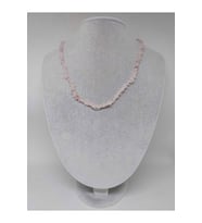 Pembe Kuvars Taşı Minik Boy 4-6mm Aralığı Şekilsiz Kolye