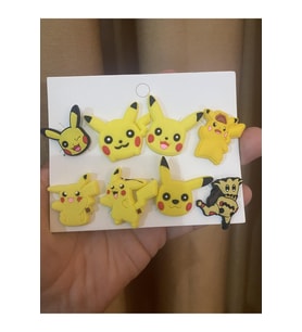 Pokemon Pikachu Jibbitz Terlik Süsü 8 Adet Hediyelik Aksesuar (Çok Renkli)