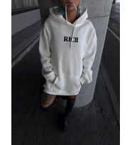 Uzun Kol Kapşonlu Göğüs Baskılı SweatShirt - Beyaz