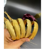 22 AYAR ALTIN KAPLAMA 1.5 CM ŞIK YANLARI ŞERİTLİ BİLEZİK - İMİTASYON BİLEZİK