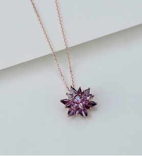 925 Ayar Gümüş Buzlu Mor Lotus Çiçeği Kolye