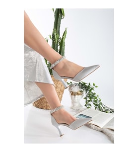 Seribo Bilek Taş Detaylı Arkası Açık Stiletto Kadın Topuklu Ayakkabı (Gümüş)