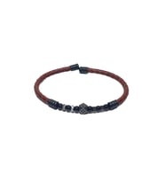 JTSS26BLK1782 PASLANMAZ ÇELİK BİLEZİK HAKİKİ DERİ KAPLAMA ZİRKON ONYX VE HEMATİT DOĞALTAŞLI GARANTİLİ JANTİ BİLEKLİK