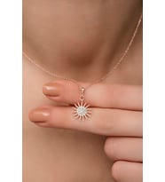 925 Ayar Gümüş Rose Zirkon Taşlı Güneş Model Kolye