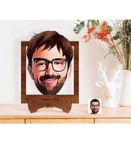 BK Gift Kişiye Özel Erkek Yüz Karikatürlü Ahşap Standlı 3D Biblo-1 (Beyaz)