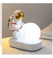 Dekoratif Astronot Ay Işığı Gece Lambası (Sarı)