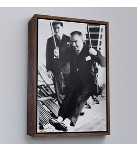 Çerçeveli Atatürk Portre Tablosu Mustafa Kemal Atatürk Dikdörtgen Dekoratif Kanvas Tablo (Altın)