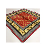 Zincirli Desen Black Seri Twill Eşarp Eşarp Askısı ile Birlikte 90x90 cm Nar Çiç