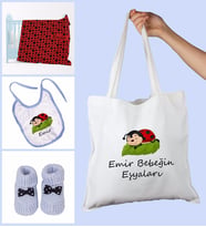 eJOYA Bebeklere Özel Çantasında Kişiye Özel Battaniye Önlük Ve Patik Bebek Hediye Seti 109879 (Mavi)
