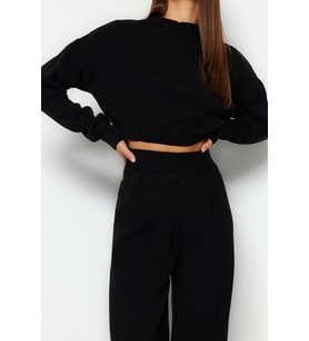 Tarz Kadın Normal Bel Boru Paça Yarım Balıkçı Yaka Süper Crop Jogger Pantolonlu Triko Alt-Üst Takım