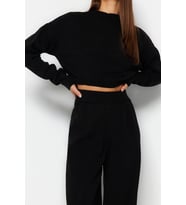 Tarz Kadın Normal Bel Boru Paça Yarım Balıkçı Yaka Süper Crop Jogger Pantolonlu Triko Alt-Üst Takım