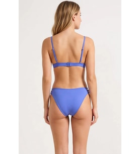 Kadın Bikini Takımı Üçgen Kap Düşük Bel Slip Örme Kumaş Döküm Aksesuar Detaylı Regular Kalıp