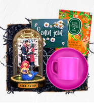 Fotoğraflı İsimli ve Işıklı Fanus & Pembe Kahve Fincanı Hediye Seti  Kişiye Özel Premium Set (Model 2)