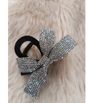 Gri Zirkon Taşlı Fiyonk Model Siyah Kadife 8 cm Mandal Toka